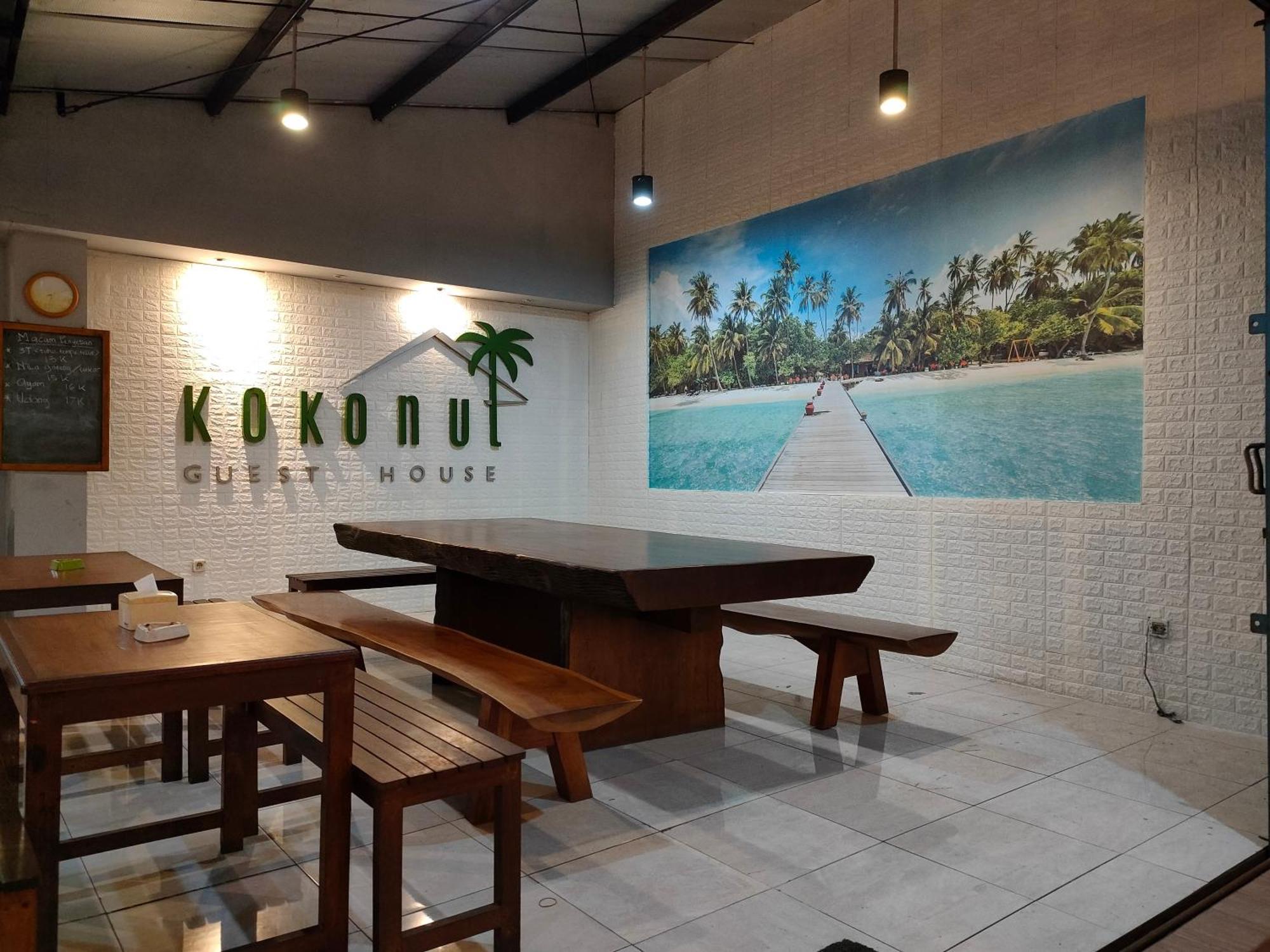 Kokonut Guesthouse Surabaya Dış mekan fotoğraf