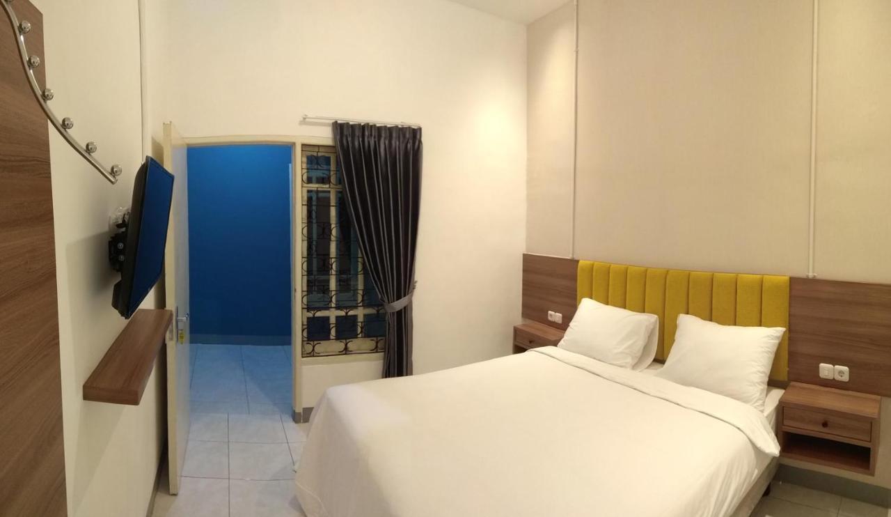 Kokonut Guesthouse Surabaya Dış mekan fotoğraf